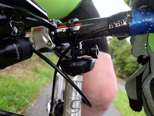 Rennrad-Lenker mit einem Powerpod-Sensor